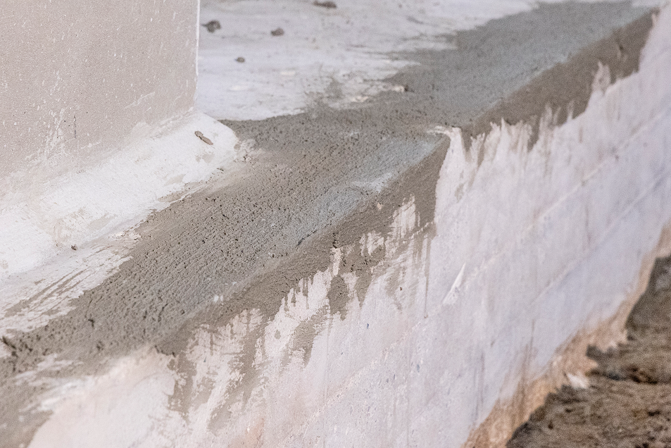 reprofilierte Bauteilkante mit kunststoffmodifiziertem Mörtel